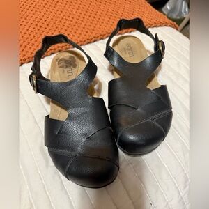 Earth Women's Black Leather Mules